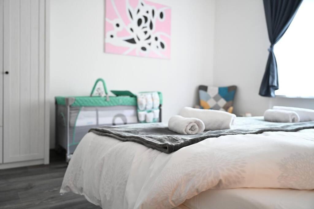 Rodinny Apartman U Broumovskeho Namesti Luaran gambar